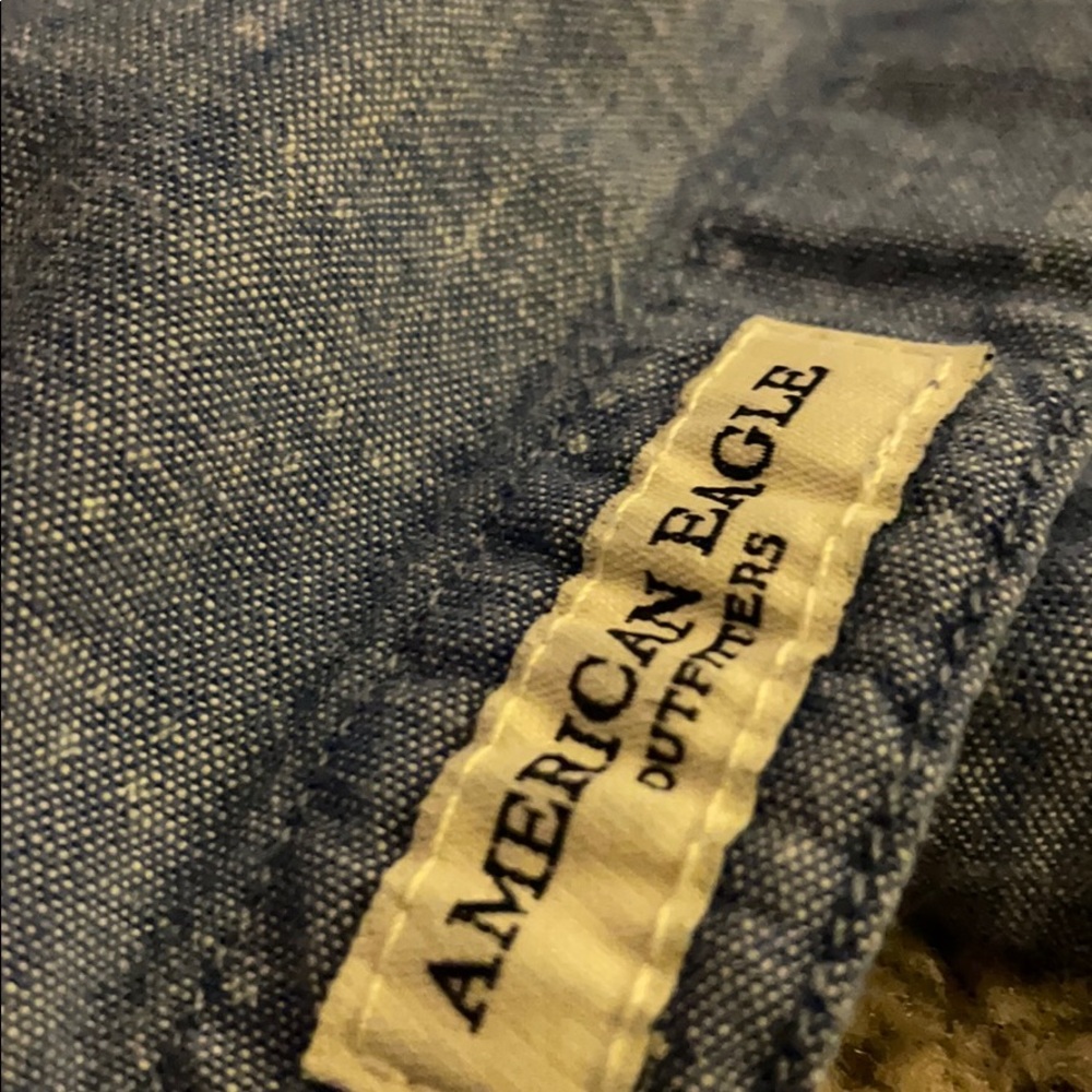 American Eagle shirt sleeve button down shirt